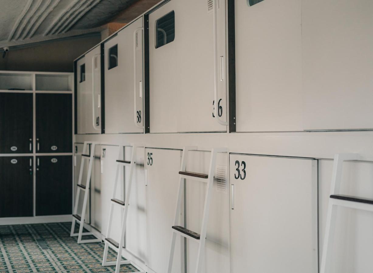 Capsule Hotel Technocave Bishkek Bagian luar foto