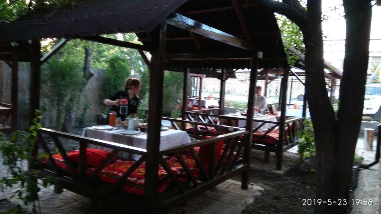 Capsule Hotel Technocave Bishkek Bagian luar foto