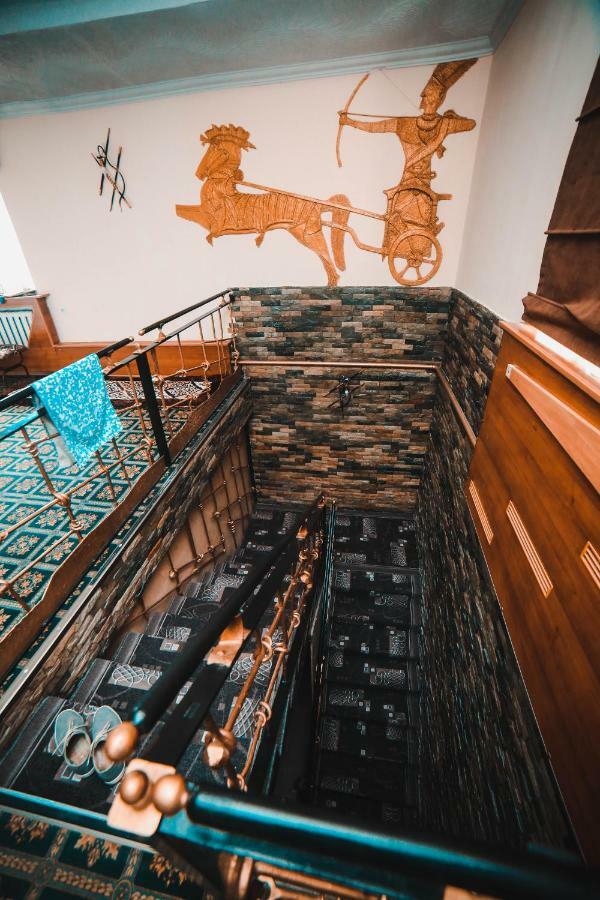 Capsule Hotel Technocave Bishkek Bagian luar foto