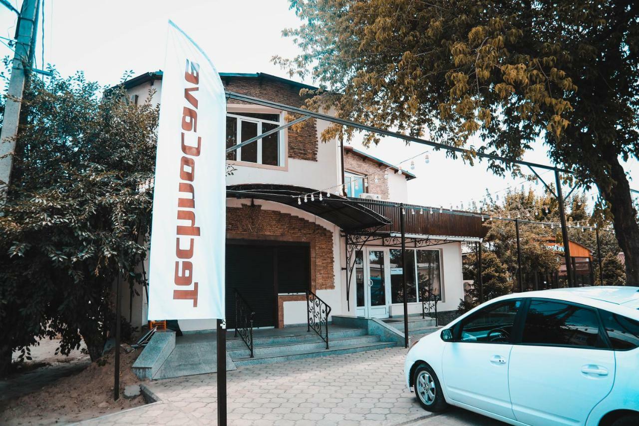 Capsule Hotel Technocave Bishkek Bagian luar foto